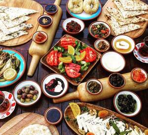 Cesme Bazlama Kahvalti Ayayorgi Dalyan Cesme